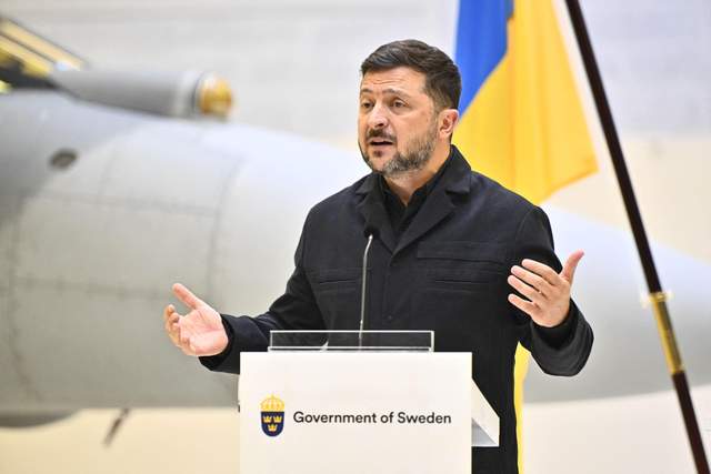 Зеленський розповів, чи США відновили попередження про удари російською балістикою