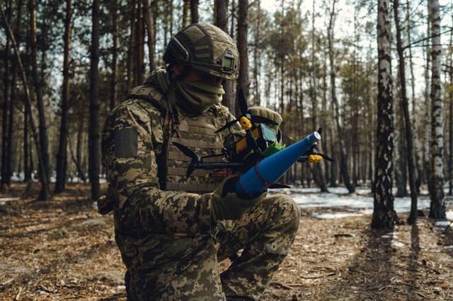 Прикордонники показали, як "Вампіри" знищують укриття росіян