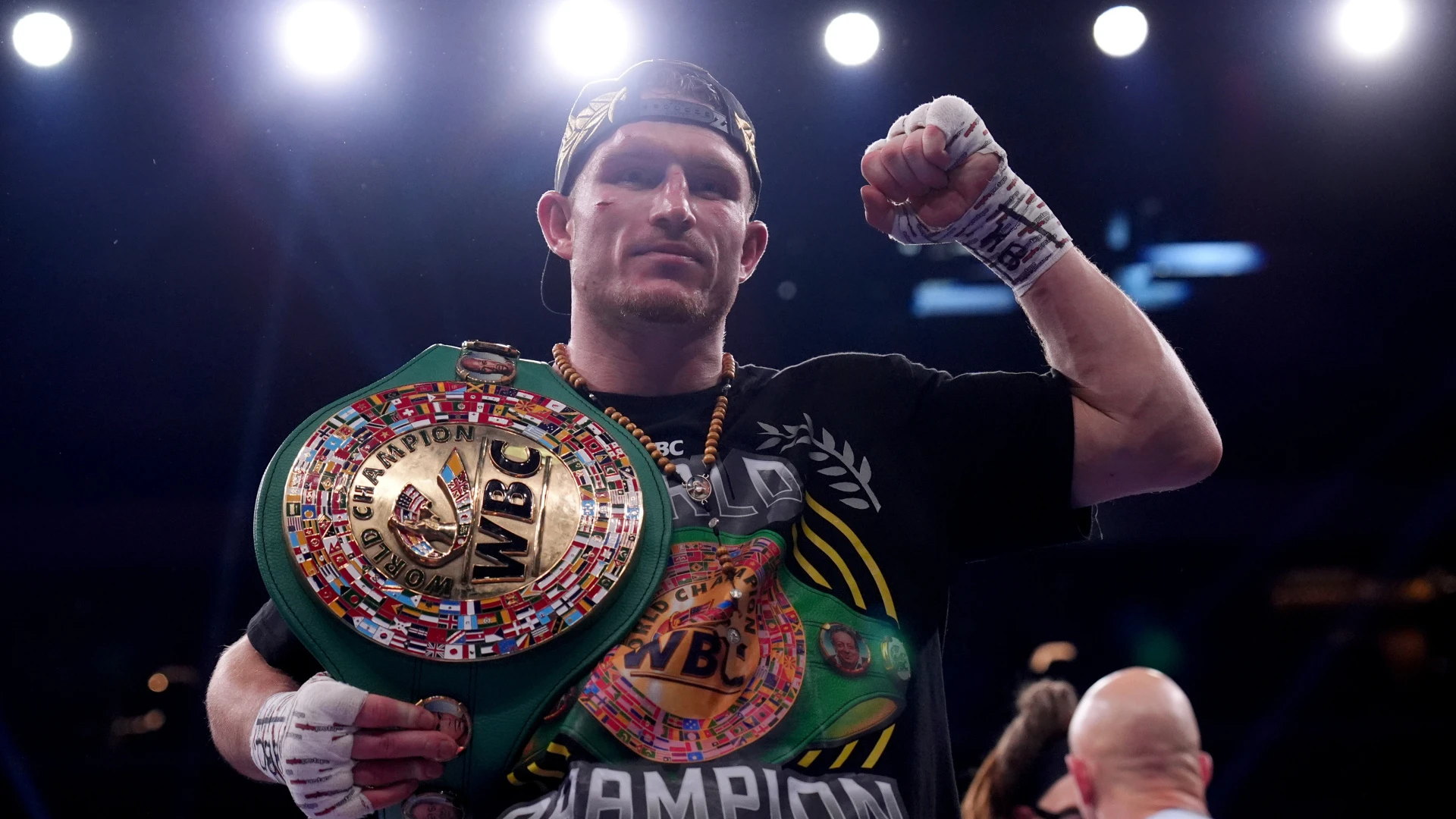 Сміт роздільним рішенням захистив титул WBC у Шеффілді