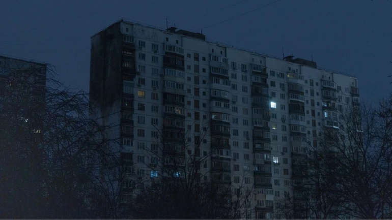 На Харківщині загинув енергетик, у дев'яти областях – нові знеструмлення