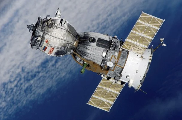 Російський супутник небезпечно наблизився до апарата, пов'язаного з Україною: що задумав Кремль