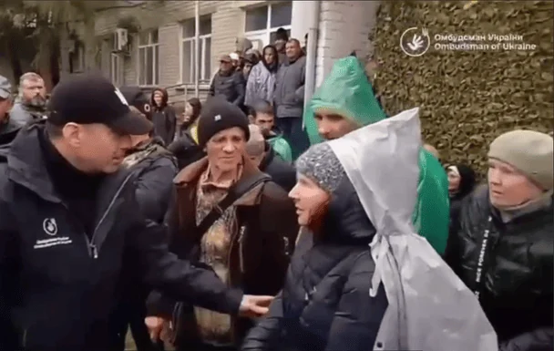 Автобуси до Анапи, літаки до Білорусі: розпочалося повернення українців з Олешок