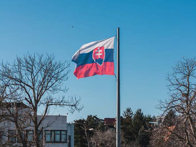 Попри позицію Фіцо: як заводи Словаччини озброюють Україну снарядами