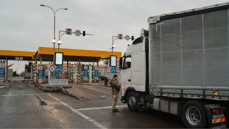 В Україні за останні місяці вдвічі зросли черги на кордоні з Польщею – Мінвідновлення