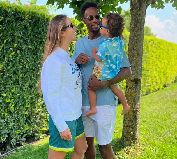Еліна Світоліна й Гаель Монфіс з донькою / © instagram.com/elisvitolina/