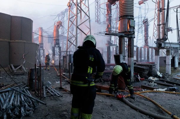 РФ вдарила по енергетиці однієї з областей в центрі: що відомо