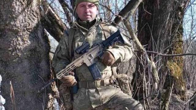 Загинув під час бойового завдання: дружина захисника просить присвоїти йому звання Героя України