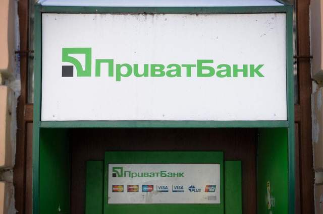 Важливі ліміти: скільки разів на день можна зняти гроші в банкоматі
