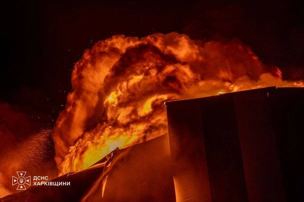 Росіяни вдарили по Харкову / © ДСНС
