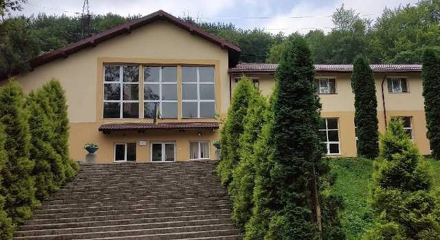 Журналісти виявили завищені ціни у тендері з ремонту турбази "Карпати" на Львівщині