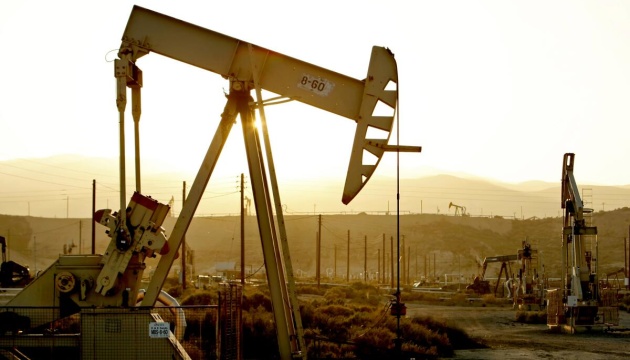 Нафта подорожчала після атаки на танкер в Ормузькій протоці
