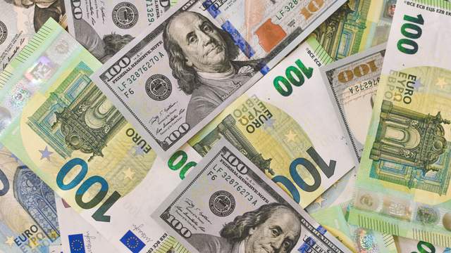 Долар знову на максимумі: НБУ встановив офіційний курс на 21 жовтня