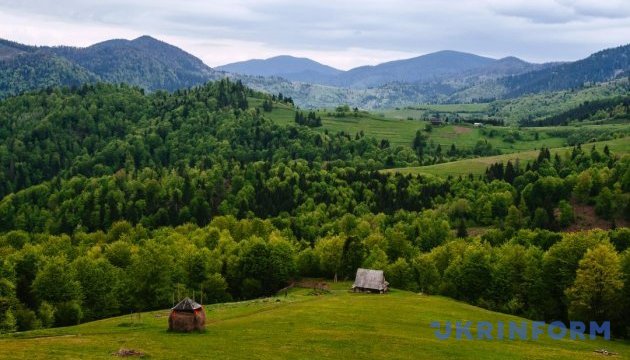 В Україні запустили проєкт оздоровлення дітей з прифронтових регіонів «Карпатська зміна»