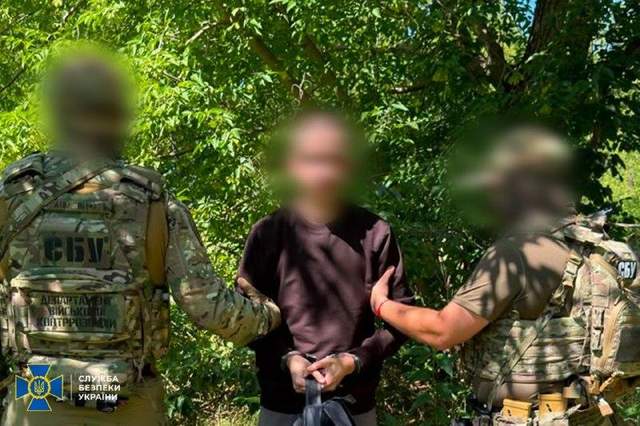 Навів ракети на понад 100 дронарів: СБУ викрила російського "крота" у лавах ЗСУ