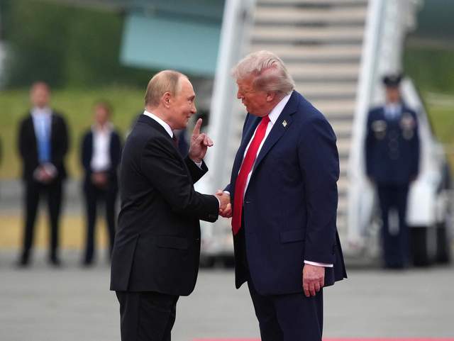 Звільненням Габбарда Путін подарував Трампу дипломатичну перемогу перед виборами, – The Guardian