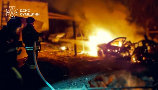 Росіяни вночі вдарили по громаді на Сумщині, виникли пожежі